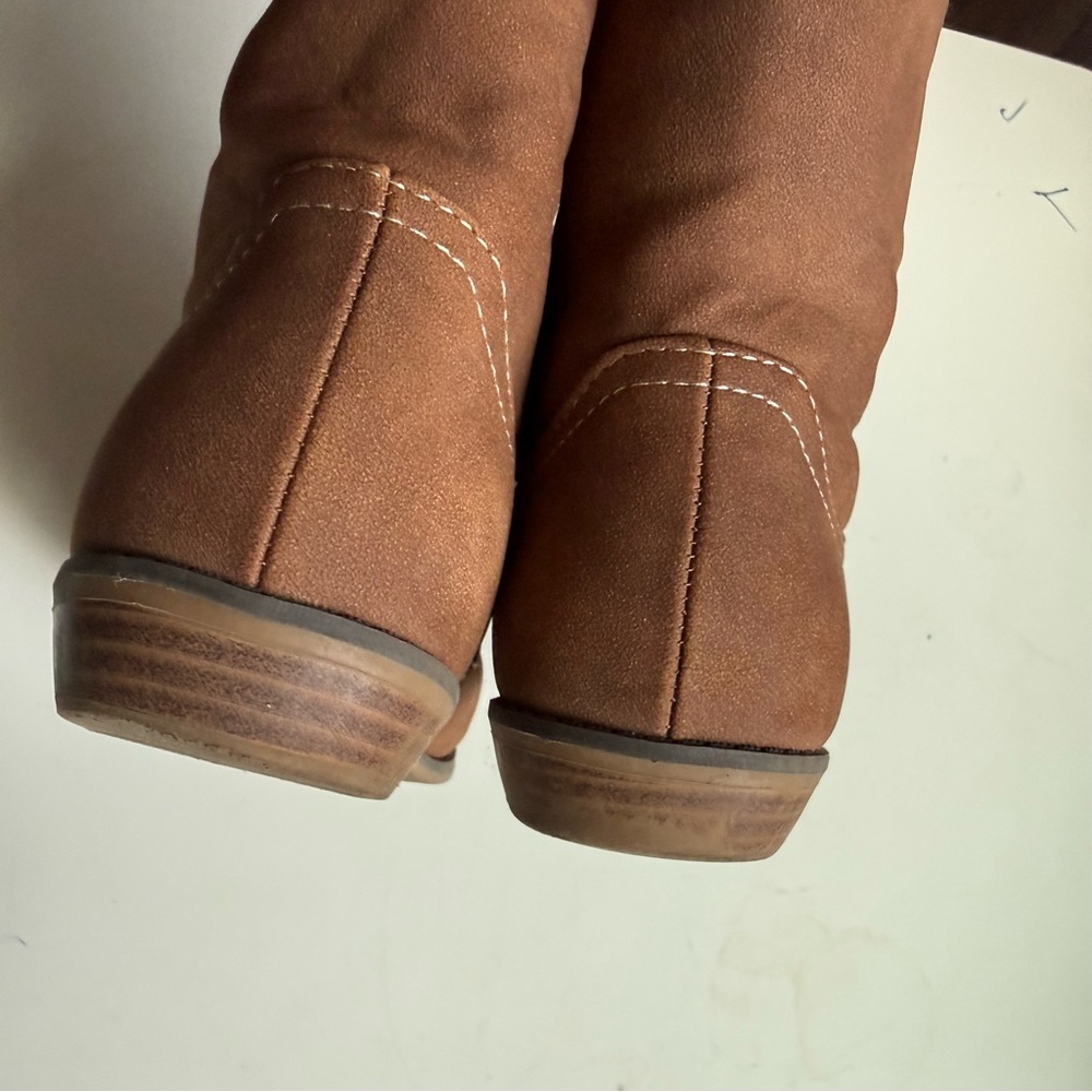 Gymboree Brown Kids Boots with Heart Accents - Picture 10 of 11